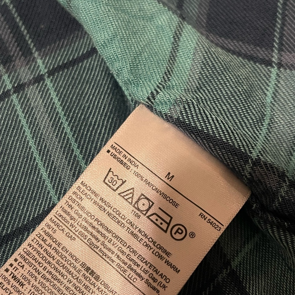 Gap Button Up - Picture 3 of 4